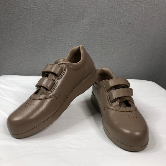 SAS Womens 8 Brown Sneaker tripad comfort  like new supportive made USA - Picture 1 of 10